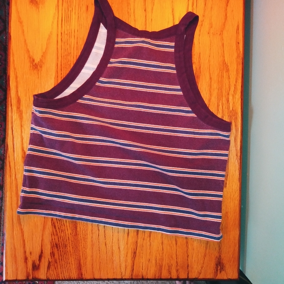 ☀Cropped Tank Top - Picture 2 of 3